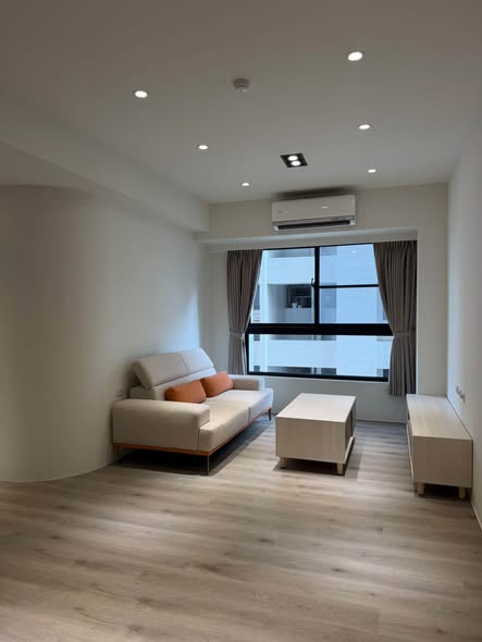 #本物件看房不需付訂金
#屋主直租免仲介費 #橋頭區

🏡【全新橋頭三房美宅出租｜歡迎入住】✨

✨ 全新裝潢三房釋出！

✨ 格局方正，採光通風良好

✨ 